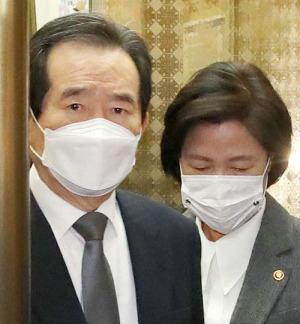 文대통령, 국무회의 후 추미애 면담…