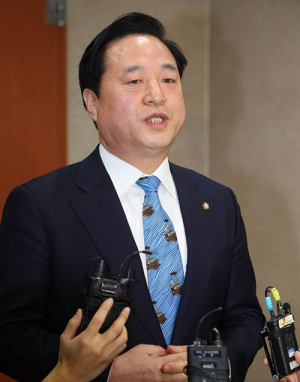 김두관, ‘윤석열 탄핵’ 고수…與 난감 “상황 좀 읽길”
