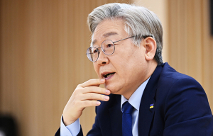 이재명, 새해 대선후보 각종 여론조사 선두