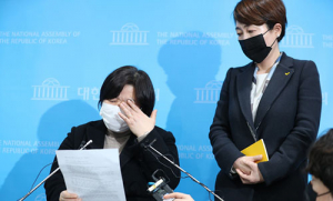 ‘진보 2세대’ 김종철, 성추행으로 몰락…정의당 최악 위기