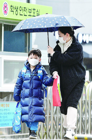 초·중·고교 신학기 첫 등교