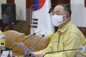 홍남기 부총리 “택시 자발적 합승서비스 상반기 허용”
