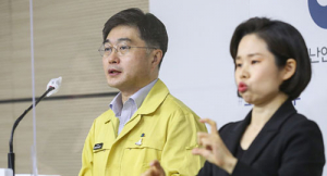 “코로나 예방접종 받겠다” 61.4%…3월보다 6.6%p 감소