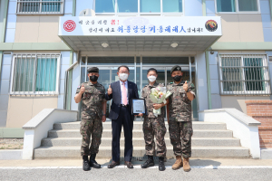          급류 휩쓸려 익사 위기 남매 구한‘의인’ 