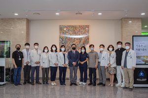 대구가톨릭대 정휴준 교수, 작품 6점 기증