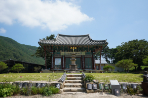  군위 인각사, 마을주민 성품 후원