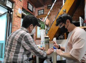 “어르신들 여름철 건강한 생활 도와드려요”