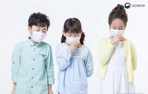 여기저기 ‘콜록콜록’…환절기 소아폐렴 주의보