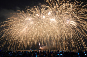‘2021 포항국제불빛축제’…하이브리드 축제로 ‘성황’