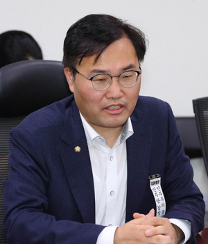 홍석준 “청와대, 법원 판결 무시 정보비공개 버티기”