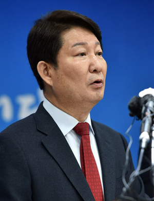 권영진 대구시장, 3선 불출마 선언…홍준표-김재원 양강구도