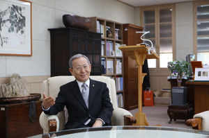 박명호 계명대 석좌교수, ‘경영의 창으로 본 세상’ 책 펴내 