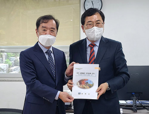 주낙영 경주시장, 김병준 지역특위 위원장 만나