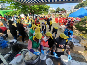 남부지방산림청 울진국유림관리소 진화 대원 돕는 급식지원 봉사