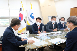 ‘지역발전 저해’ 죽변비상활주로 폐쇄되나