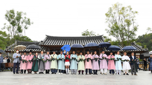 영주 선비세상 개장…가족단위 관람객 북적