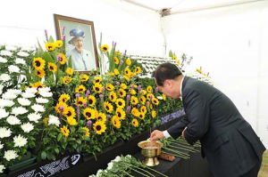 권기창 안동시장, 하회마을에서 엘리자베스 2세 여왕 조문 
