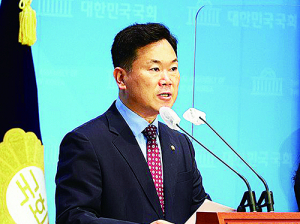 해외파견 직원 자녀 학비 지원 과도하게 집행