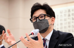 한동훈 ‘이재명 수사 위해 美출장’ 주장에 “내부고발이냐”