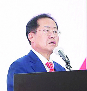 홍준표 시장 “이미지 정치·배신 경력은 가라”