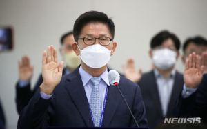 민주 “김문수‚ 편향적 이념으로 갈등 조장…즉각 사퇴해야”