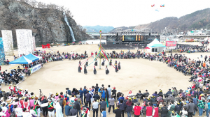 ‘청송사과축제’ 구름인파 속 화려하게 막 내려