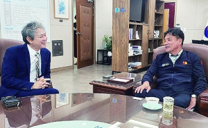 윤경희가 바라는 희망 청송가…‘하나의 청송’ 향한 위대한 전진