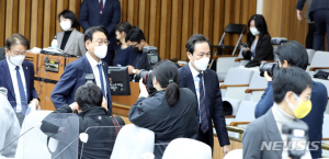 與 “국조 대상에 대검 빼달라” 요구에 국조특위 첫 회의 파행