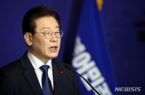민주‚ 이재명 檢 출석 후 정치개혁 드라이브…정국 주도권 노려