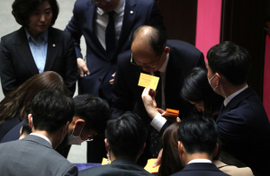 ‘尹 거부’ 양곡법, 본회의 재투표에서 부결…여야 고성도