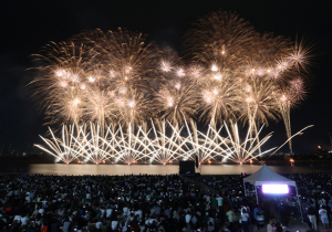 포항국제불빛축제 ‘안전·경제·시민 축제’로 밝게 빛났다