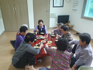 ‘정성 듬뿍’ 경로당 밑반찬으로 건강 챙기세요