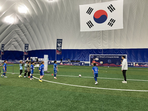 경주 스마트 에어돔, 시원한 축구장으로 인기