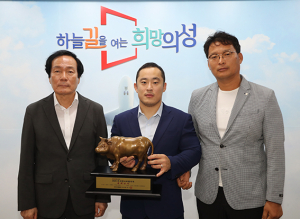 윤필재, 추석장사씨름대회서 통산 13번째 태백장사 등극
