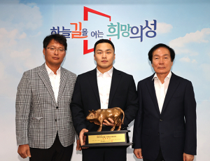 의성군청마늘씨름단 전도언선수, 거제장사씨름대회 금강장사 등극