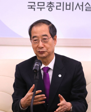 韓총리 “시진핑 만나 ‘탈북자 북송’ 이야기”