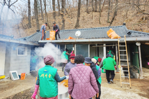 청송군새마을회,봉사활동 앞장  화재 피해가구 주거환경개선 