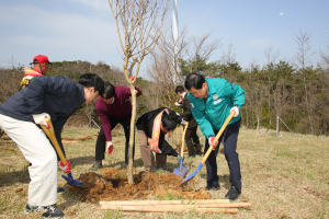 경주시, 제79회 식목일 기념 나무심기 행사 가져