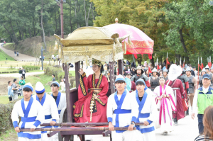 ‘선덕여왕 납시오’… 경주서 10월까지 매주 토‧일 행차 재현