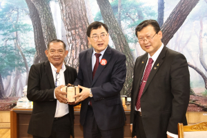 볼리비아 전 대선후보 정치현 박사일행, 경주시 방문