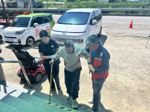 의성군, 찾아가는 통합 이동진료 주민들 함박 웃음