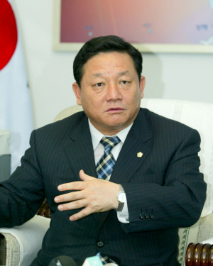 공원식, 대왕고래 전진 기지 포항시민 우롱