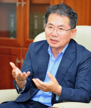 반환점 맞은 김진열 군위군수, 전반기 성과와 미래 비전 제시