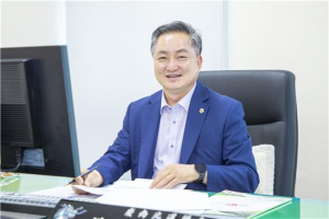 경북도의회 문화환경위원장(이동업 의원) “낮은자세로 도민의  목소리를 경청하고 더 살기 좋은 지역만들기 위해 발로 뛰겠다”