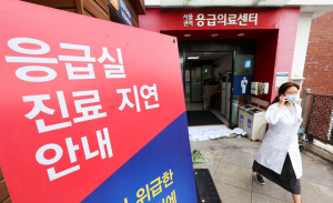 의료 공백 엎친데 코로나 덮쳐...속수무책