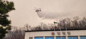 나흘째 의성 대형산불···위험천만 순간들