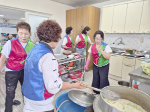 영천 스타사랑봉사단, 어르신 국수 봉사