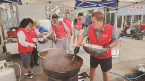 [예주신문 355호] 대진해수욕장 개장 70주년 어르신께 자장면 대접