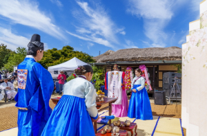 전통과 현대가 어우러지는 현장 ‘2025영주 무섬외나무다리축제'