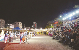 덕곡천 화려한 불빛 기립박수··· 열광의 도가니